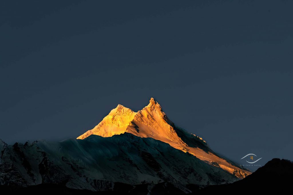 manaslu_early_morning_golden_hour